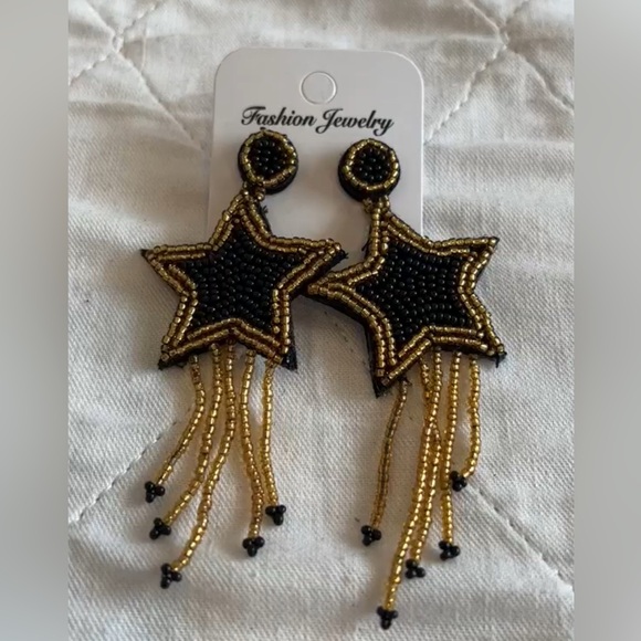 Shoot For The Stars ⭐️ Black Seed Bead Earrings NWT - Picture 10 of 12